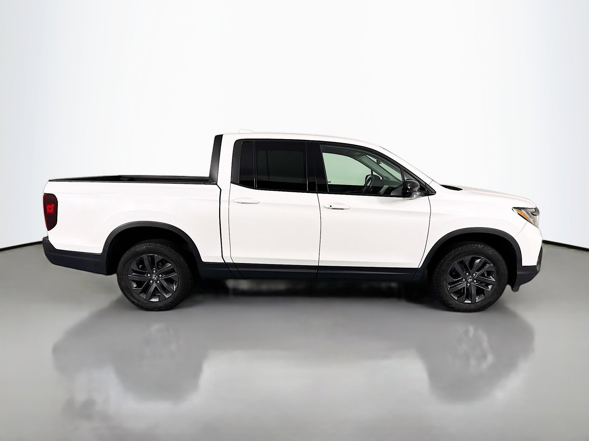 Certified 2023 Honda Ridgeline Sport image 4