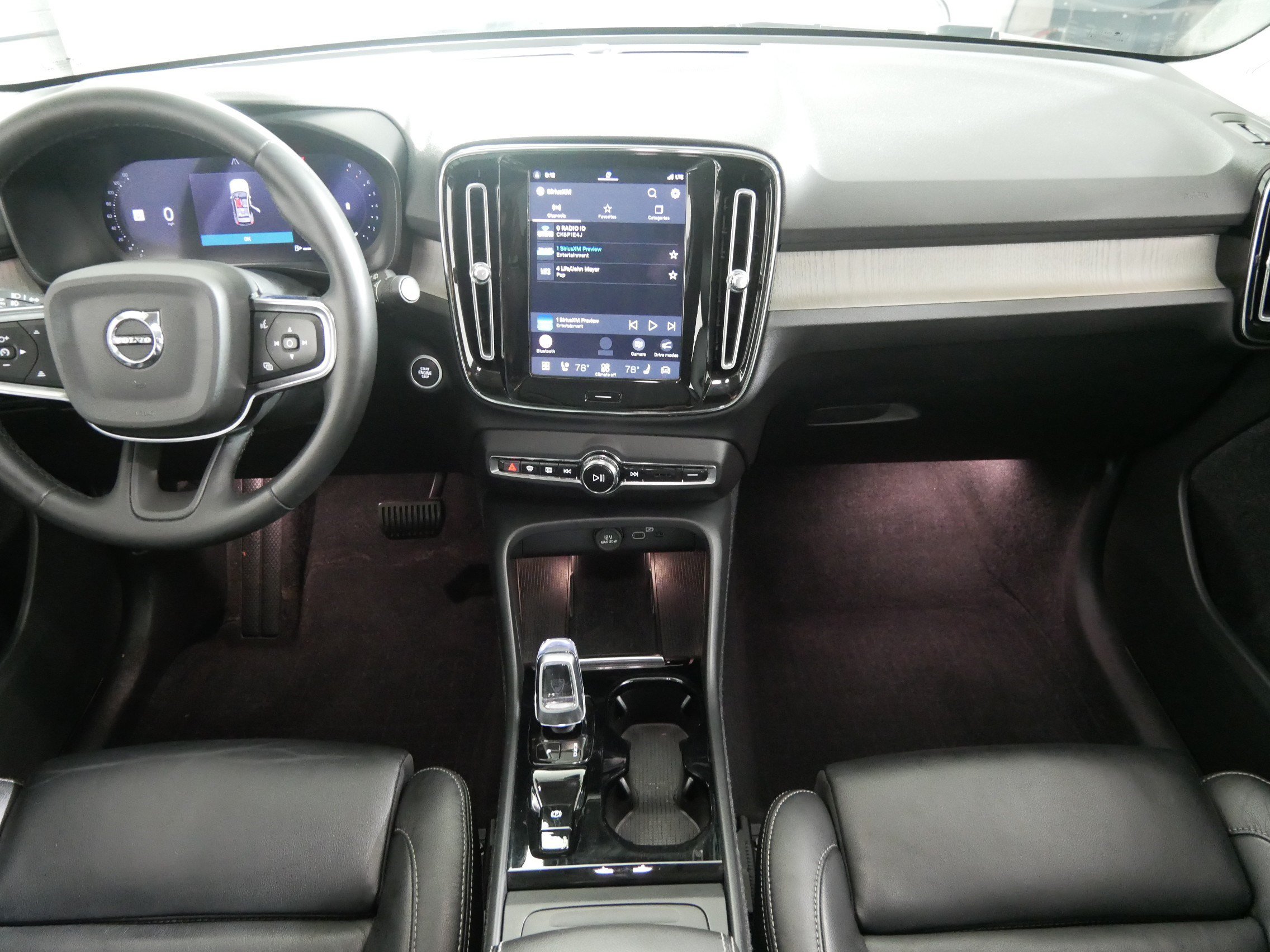 Used 2023 Volvo XC40 B5 Plus w/ Driver Assist Package AWD/4WD image 10