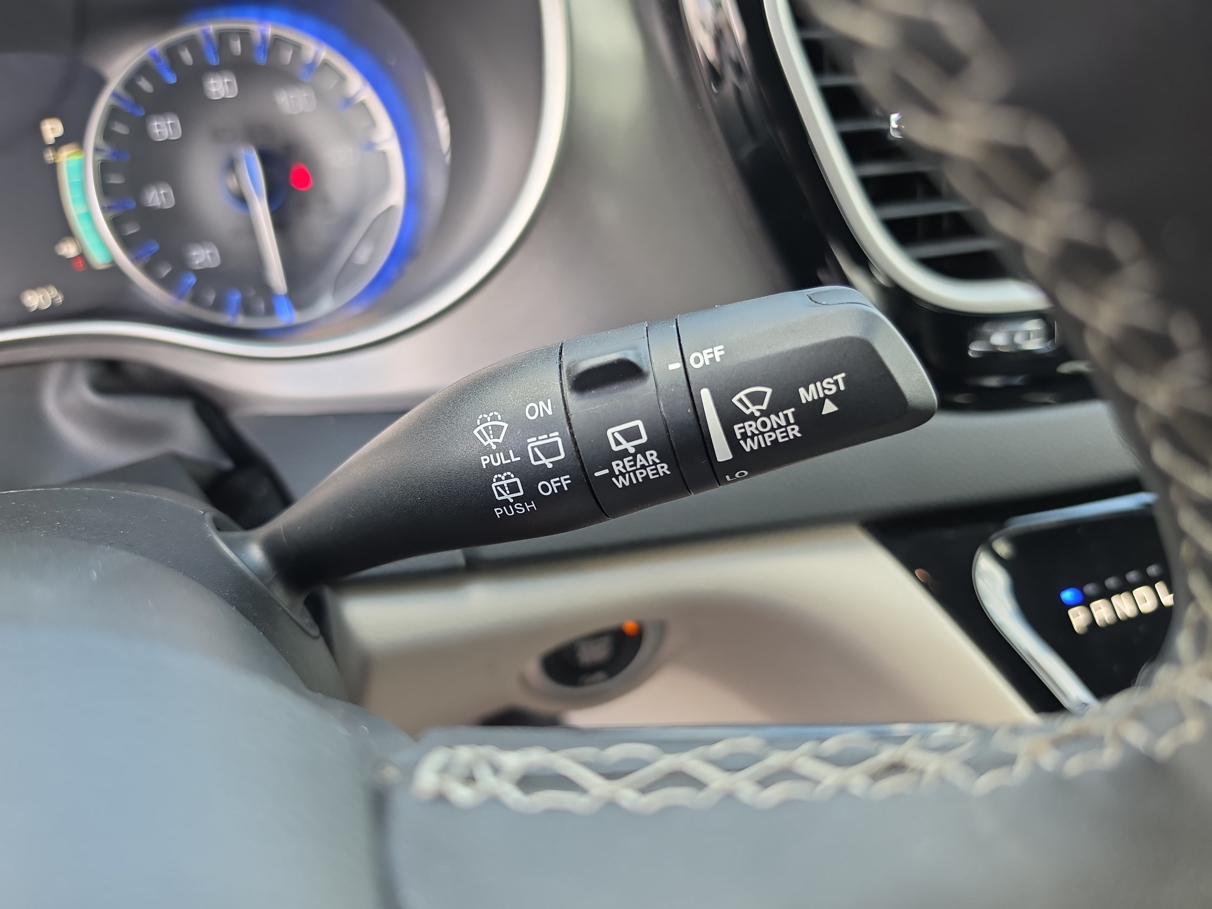 Used 2023 Chrysler Pacifica Touring-L FWD image 22