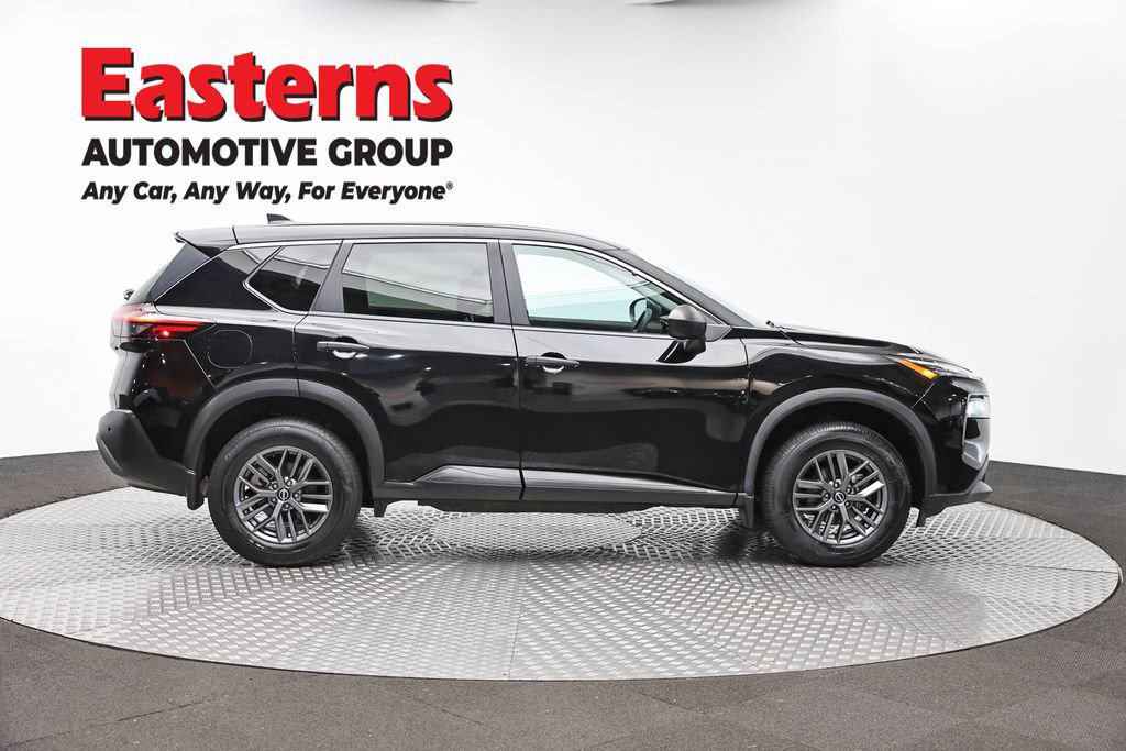 Used 2023 Nissan Rogue S AWD/4WD image 4