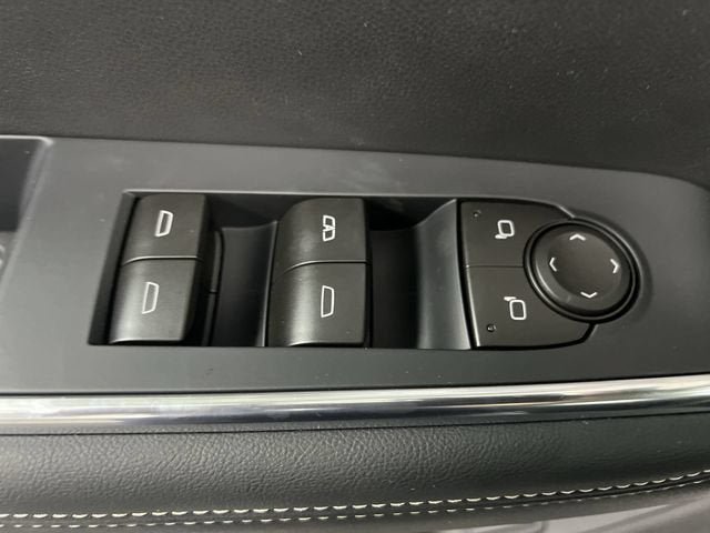 New 2026 GMC Acadia Elevation w/ Elevation Premium Package AWD/4WD image 23
