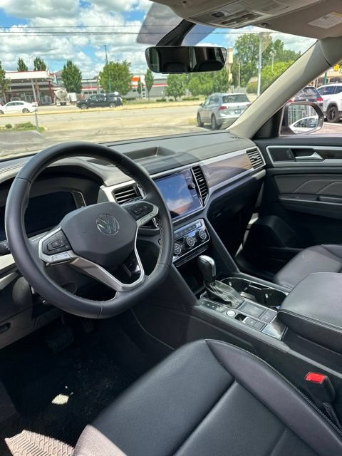 Used 2023 Volkswagen Atlas SE w/ Panoramic Sunroof Package FWD image 22