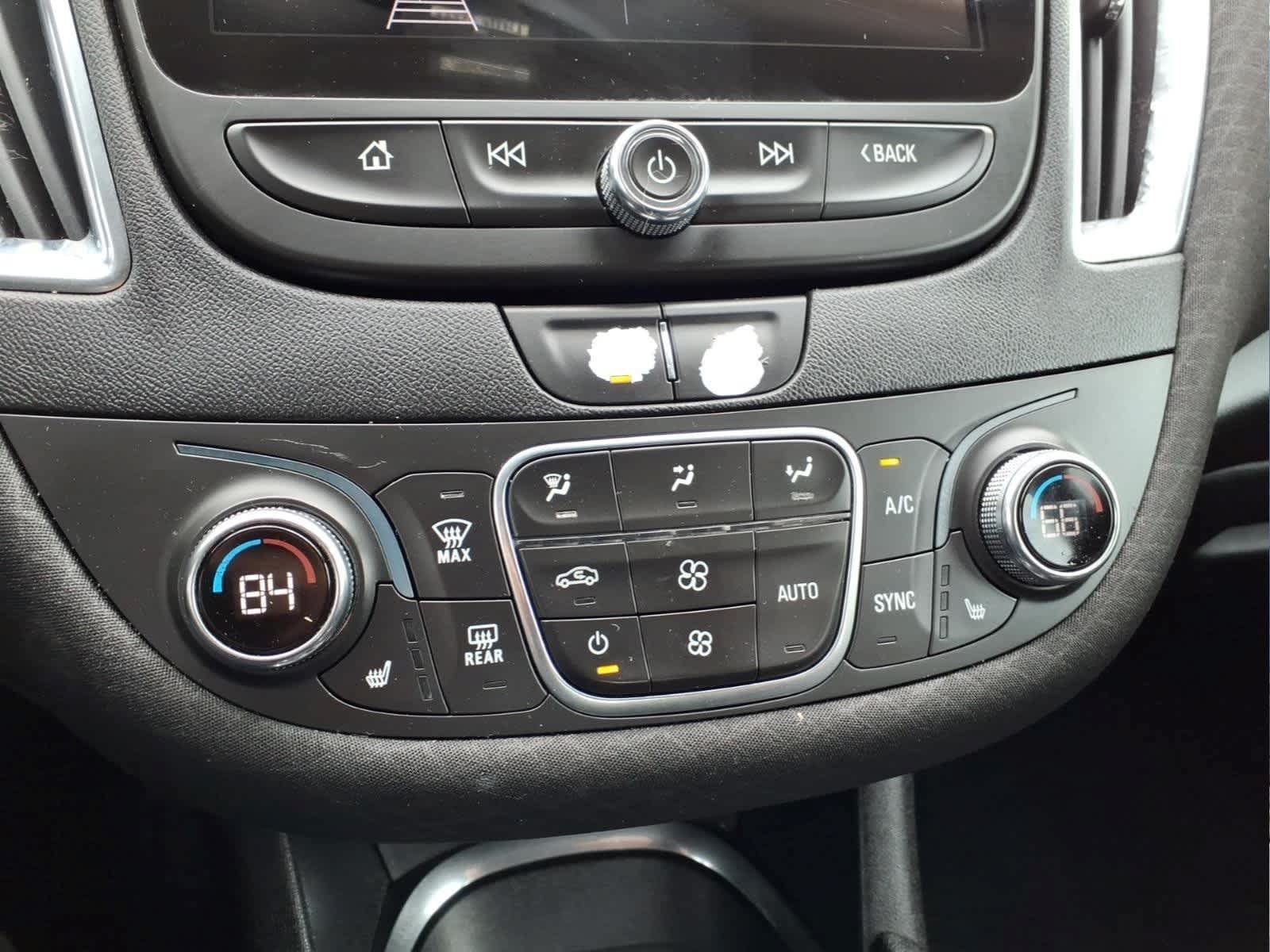 Used 2020 Chevrolet Malibu LT FWD image 21