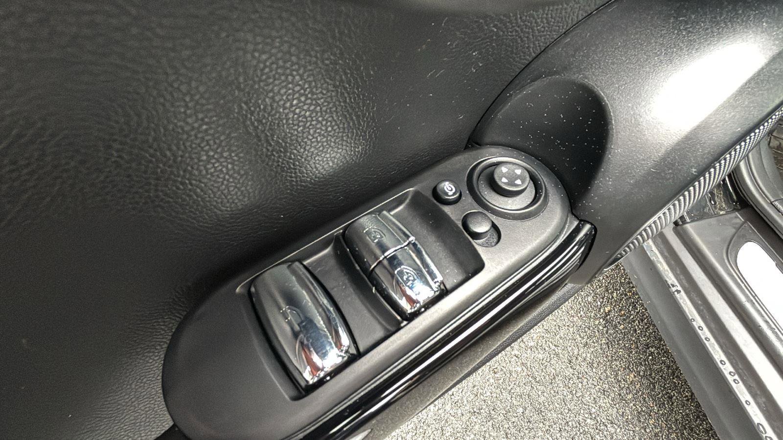 Used 2023 MINI Cooper S FWD image 23