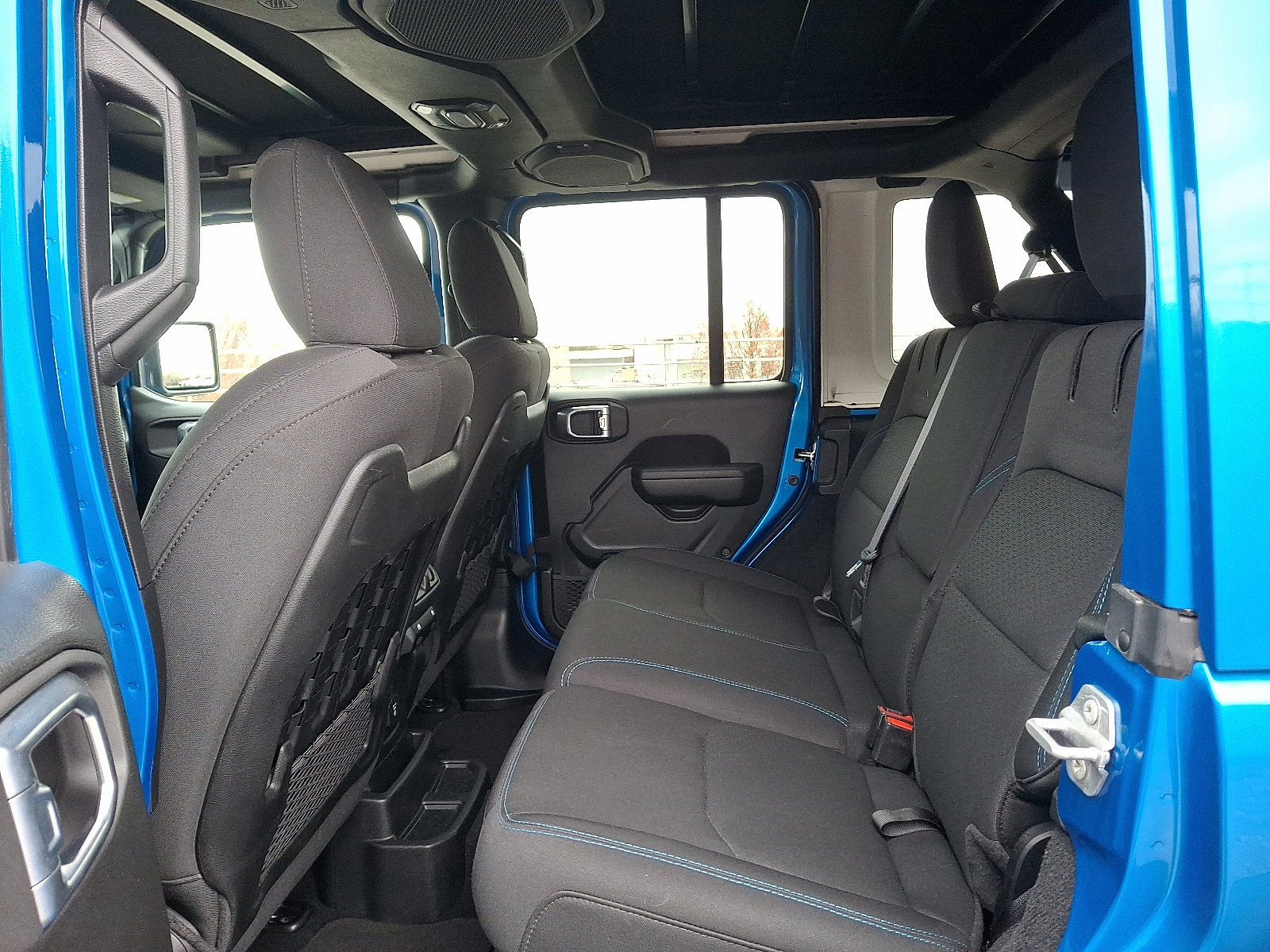 Used 2023 Jeep Wrangler Unlimited Rubicon 4xe w/ Safety Group image 10