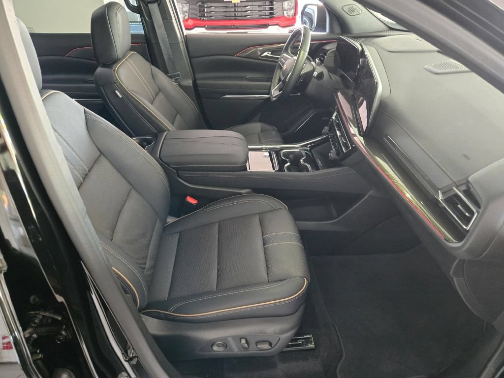 Certified 2025 Chevrolet Traverse High Country w/ LPO, Floor Liner Package AWD/4WD image 6
