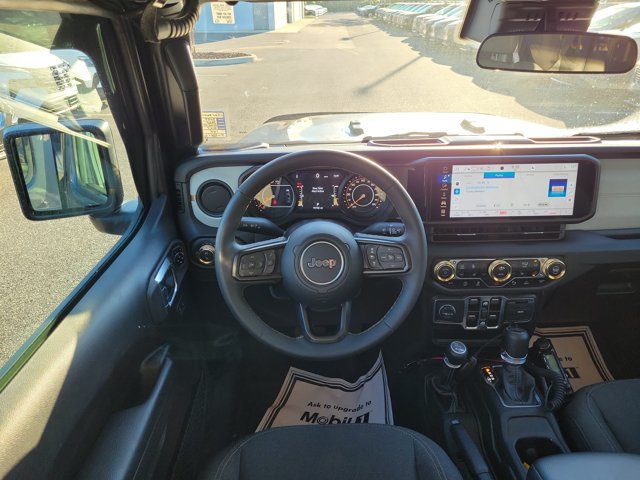 Used 2024 Jeep Gladiator Sport AWD/4WD image 8