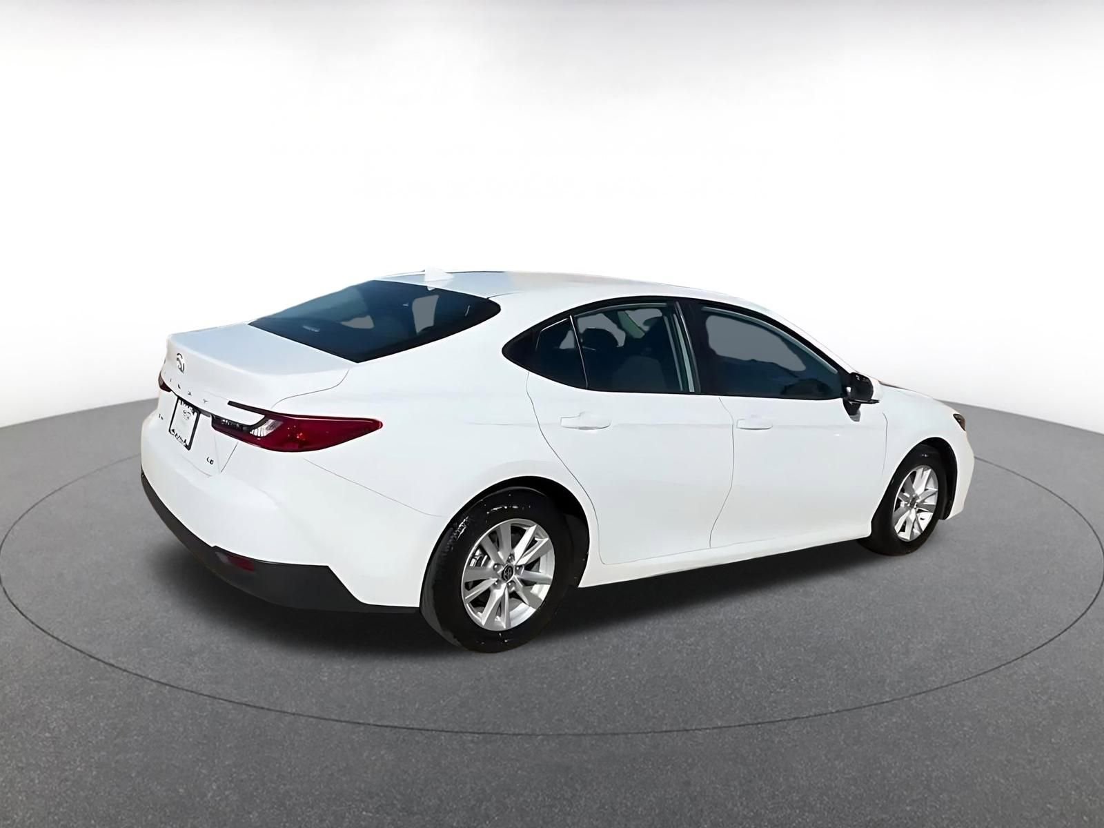 Used 2025 Toyota Camry LE image 14