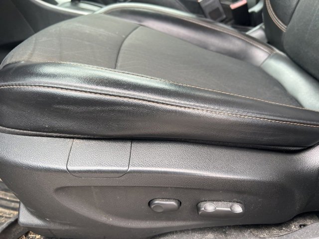 Used 2018 Chevrolet Trax LT w/ LT Convenience Package image 9