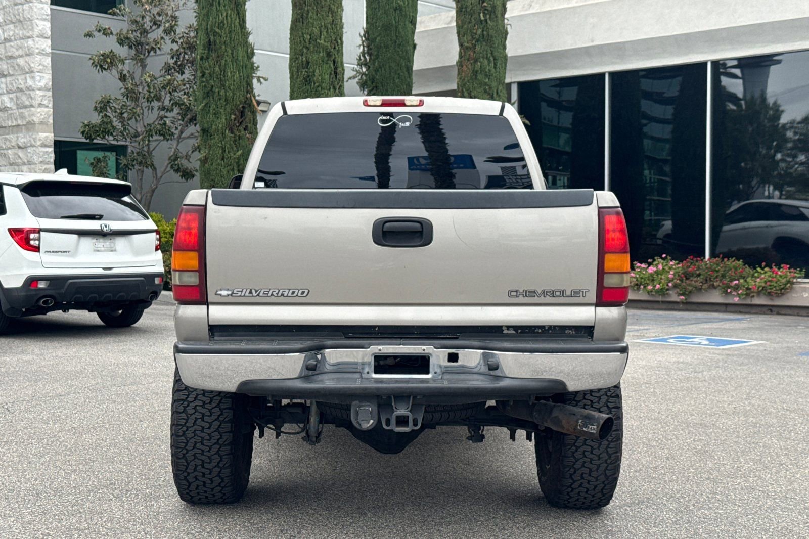 Used 2002 Chevrolet Silverado 2500 LS w/ Electrical Convenience Pkg image 6