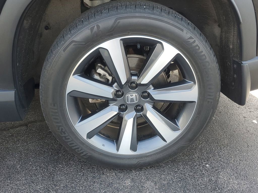 Used 2025 Honda Pilot Touring image 5