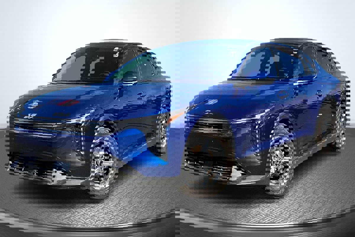 Used 2025 Kia K4 LXS image 7