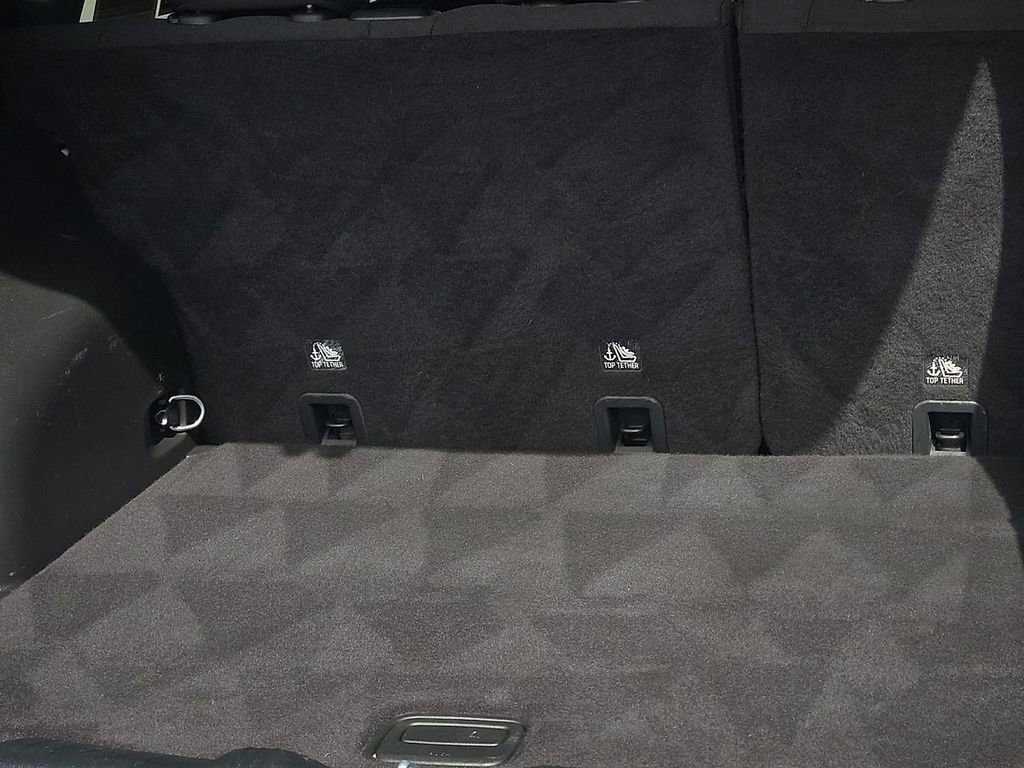 Used 2025 Jeep Compass Sport image 9