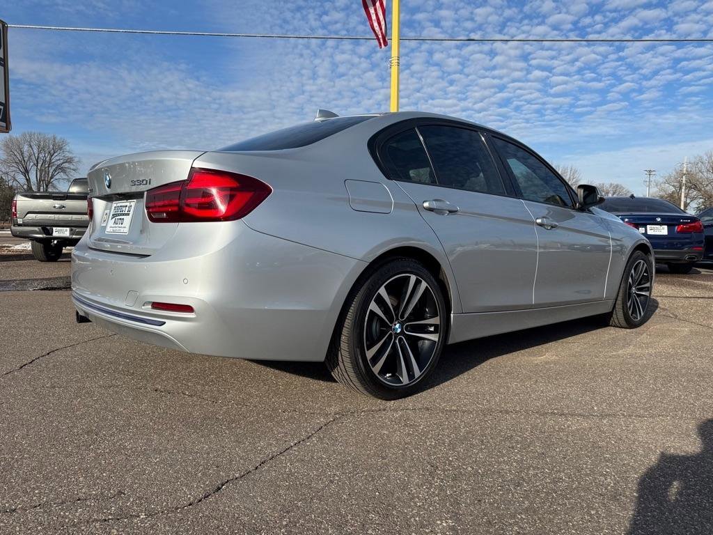 Used 2018 BMW 330i xDrive 330i xDrive Sedan w/ Convenience Package image 4