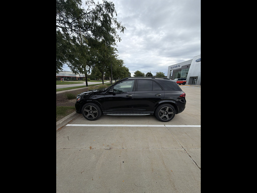 Used 2025 Mercedes-Benz GLE 450 4MATIC image 2