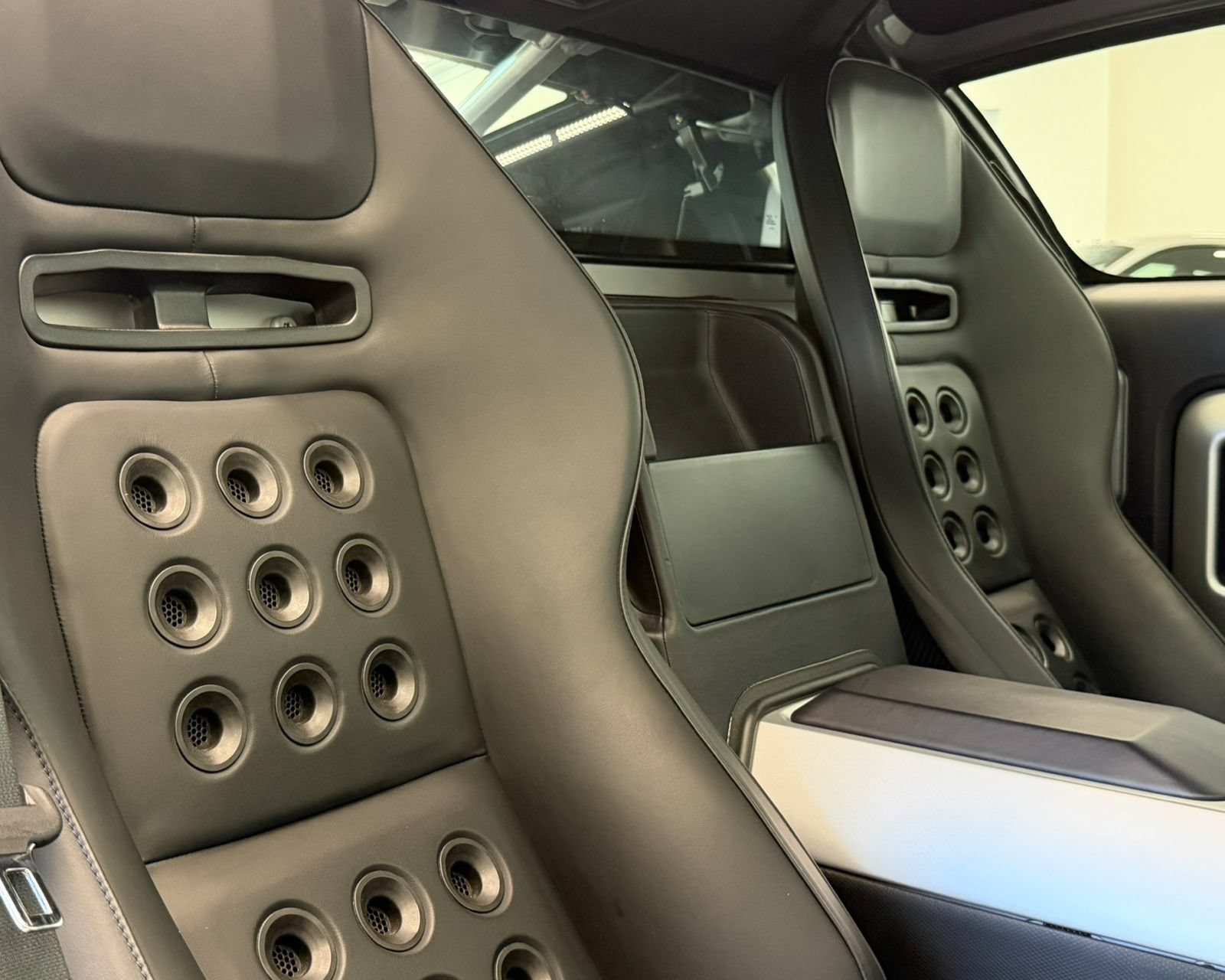 Used 2006 Ford GT RWD image 29