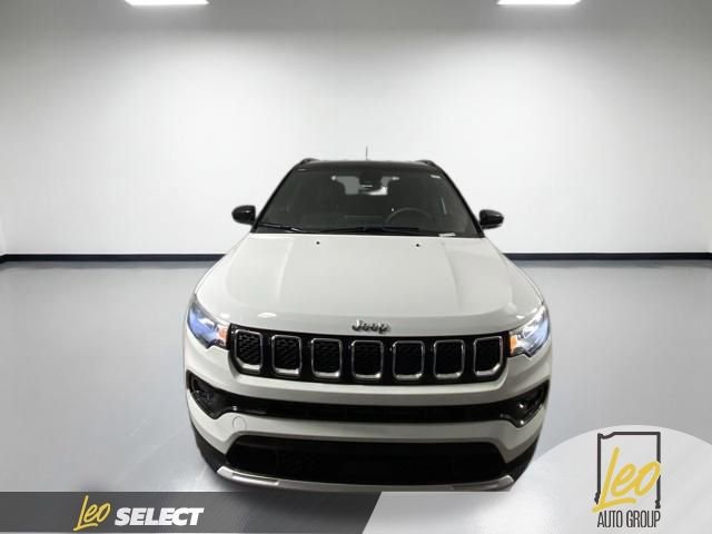 Used 2023 Jeep Compass Limited AWD/4WD image 8