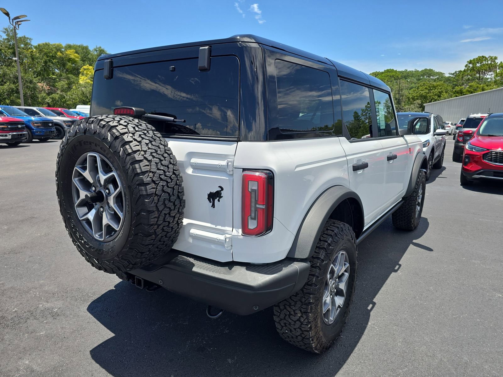 New 2025 Ford Bronco Badlands image 4