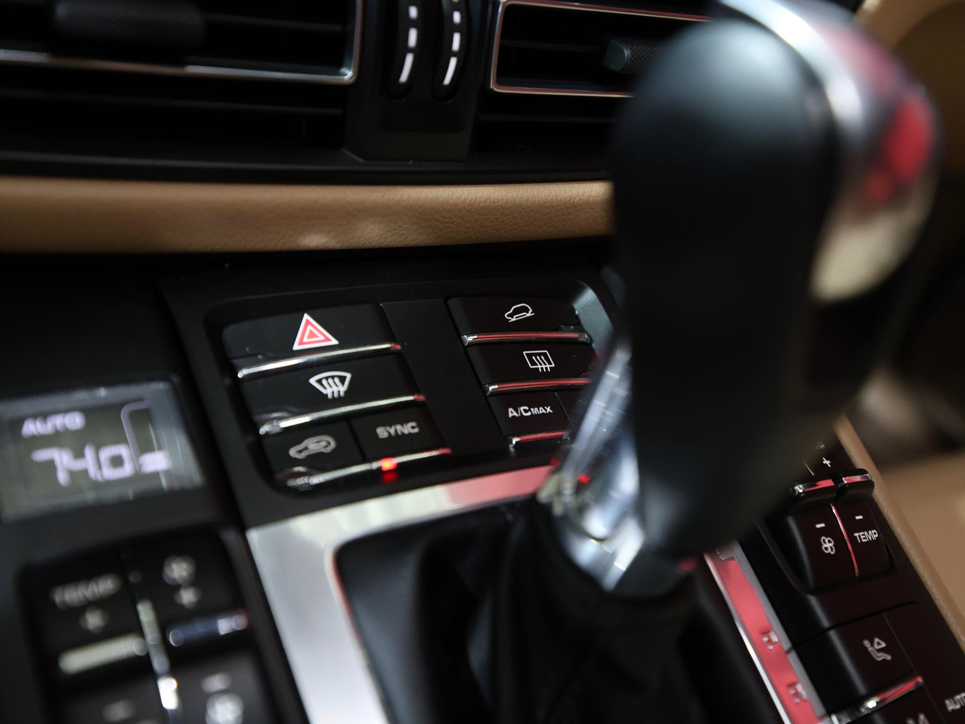 Used 2019 Porsche Macan AWD/4WD image 22