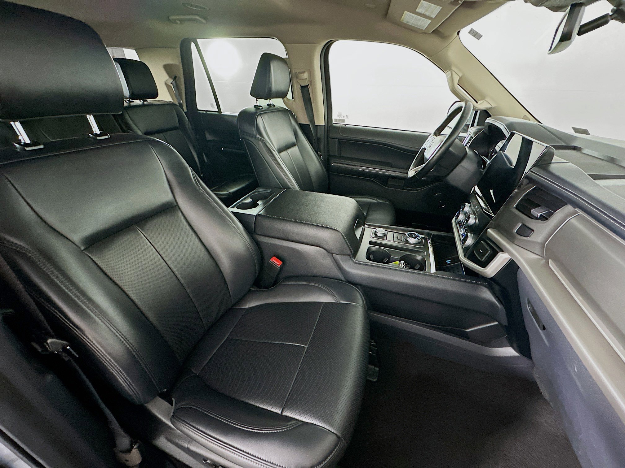 Used 2024 Ford Expedition Max XLT image 33