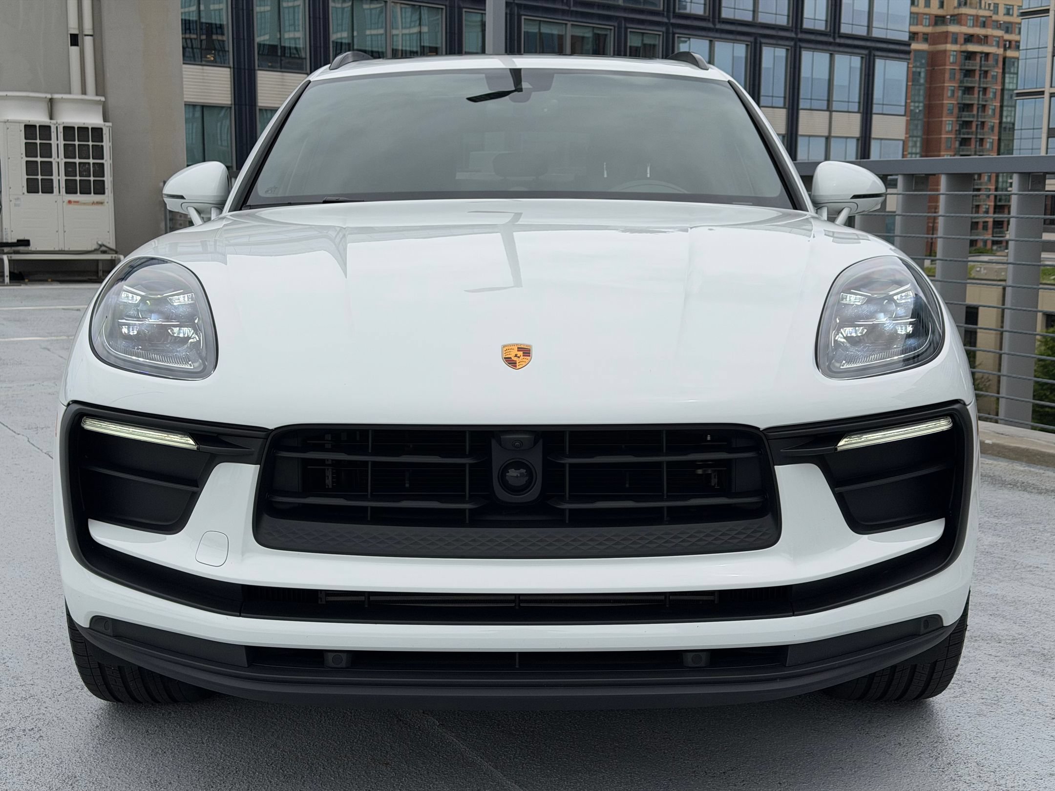 Certified 2026 Porsche Macan AWD/4WD image 10