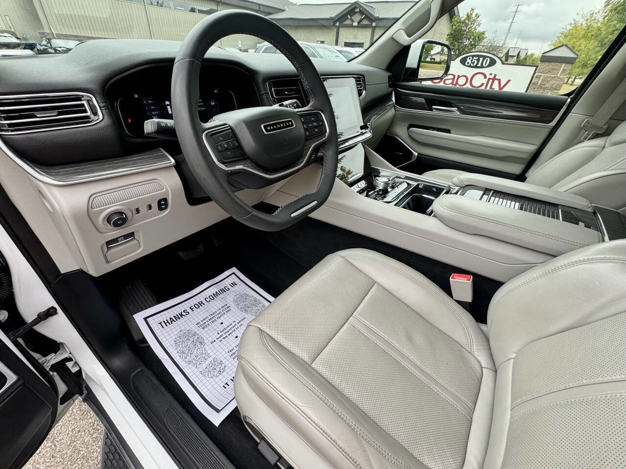 Used 2022 Jeep Wagoneer Series III image 15