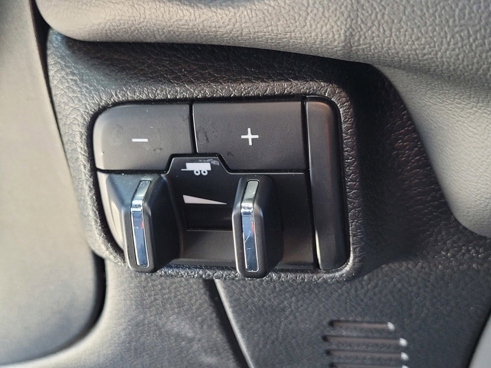 Used 2025 Dodge Durango GT AWD/4WD image 30