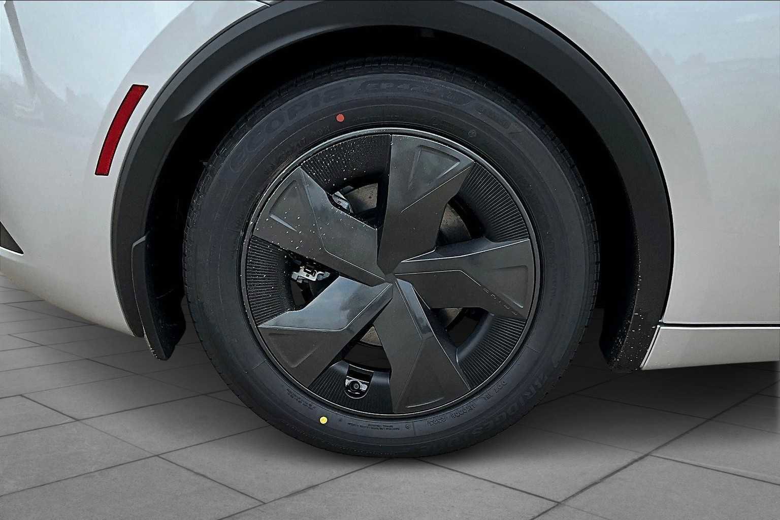 New 2026 Toyota Prius Plug-In Hybrid image 11