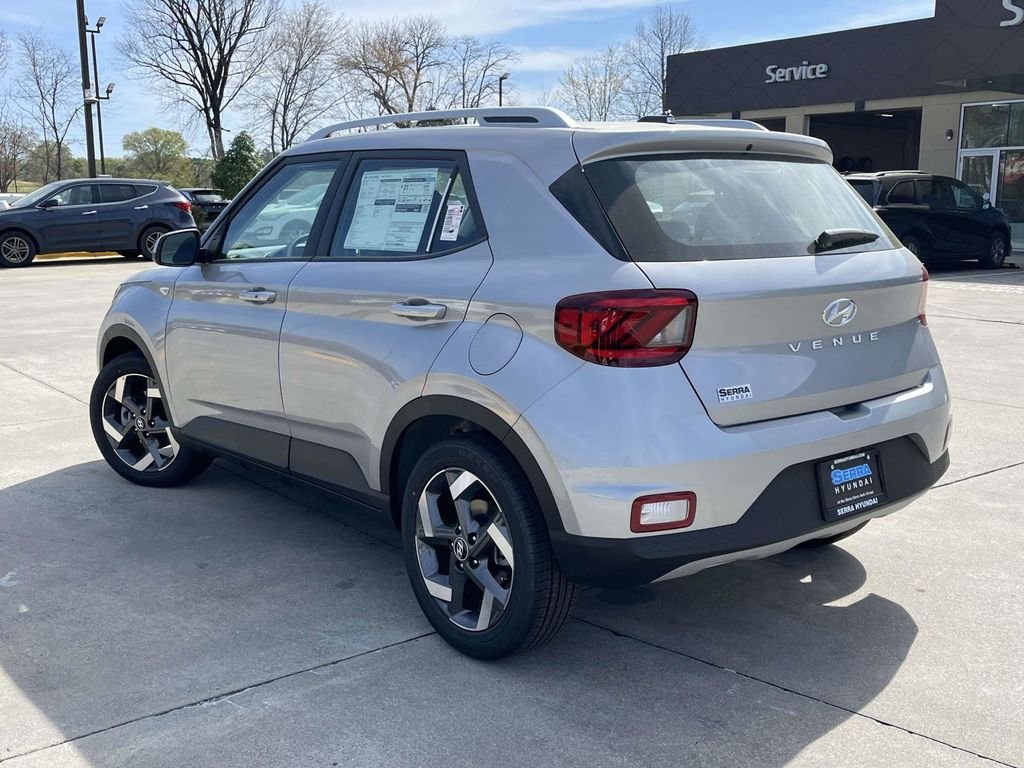 New 2026 Hyundai Venue SEL FWD image 4