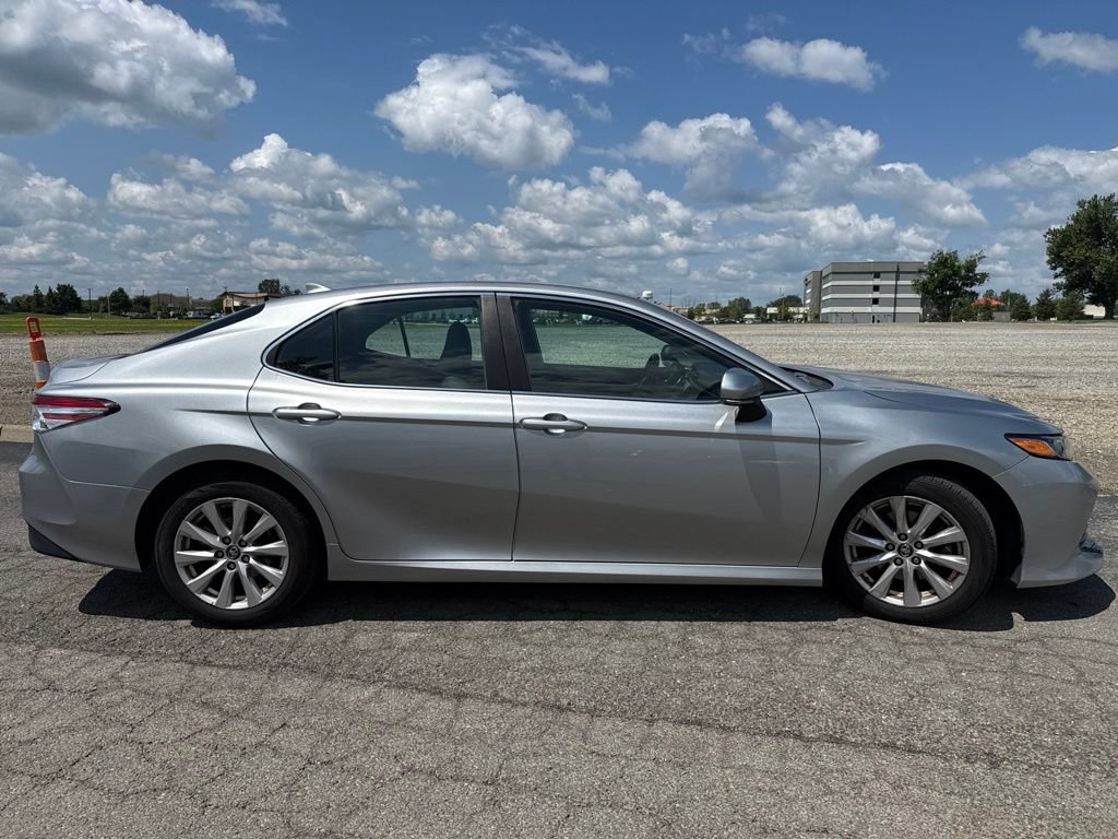 Used 2019 Toyota Camry LE w/ Convenience Package FWD image 10