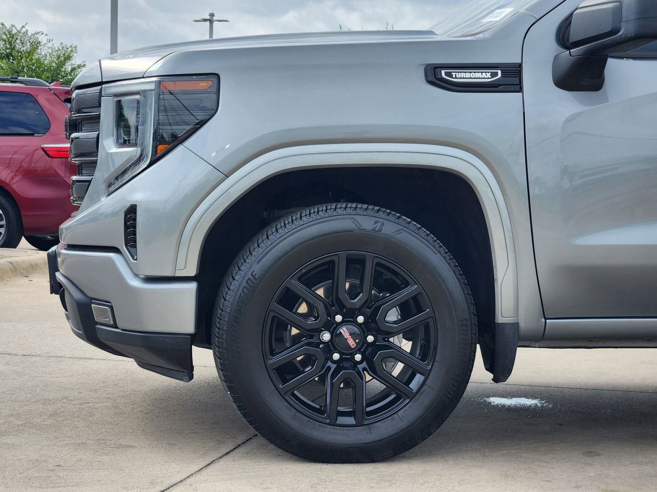 Used 2025 GMC Sierra 1500 Elevation image 8