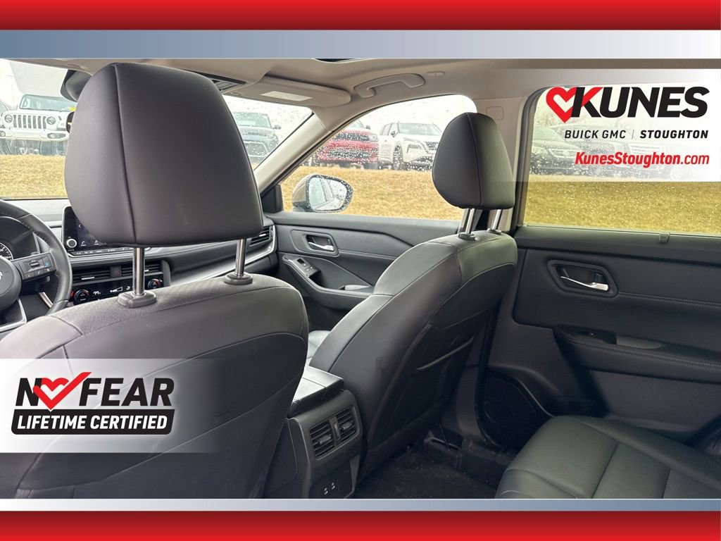 Used 2024 Nissan Rogue SV w/ SV Premium Package image 35