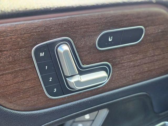 Used 2021 Mercedes-Benz GLB 250 4MATIC w/ Premium Package image 22