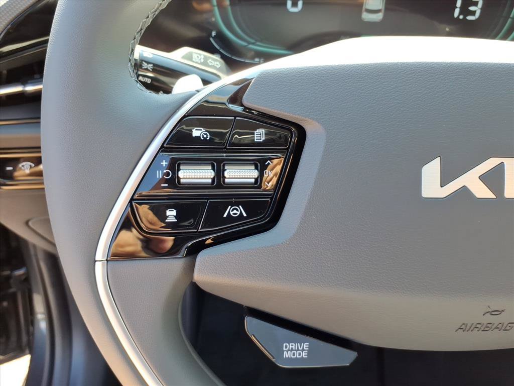 New 2026 Kia Niro EX FWD image 20