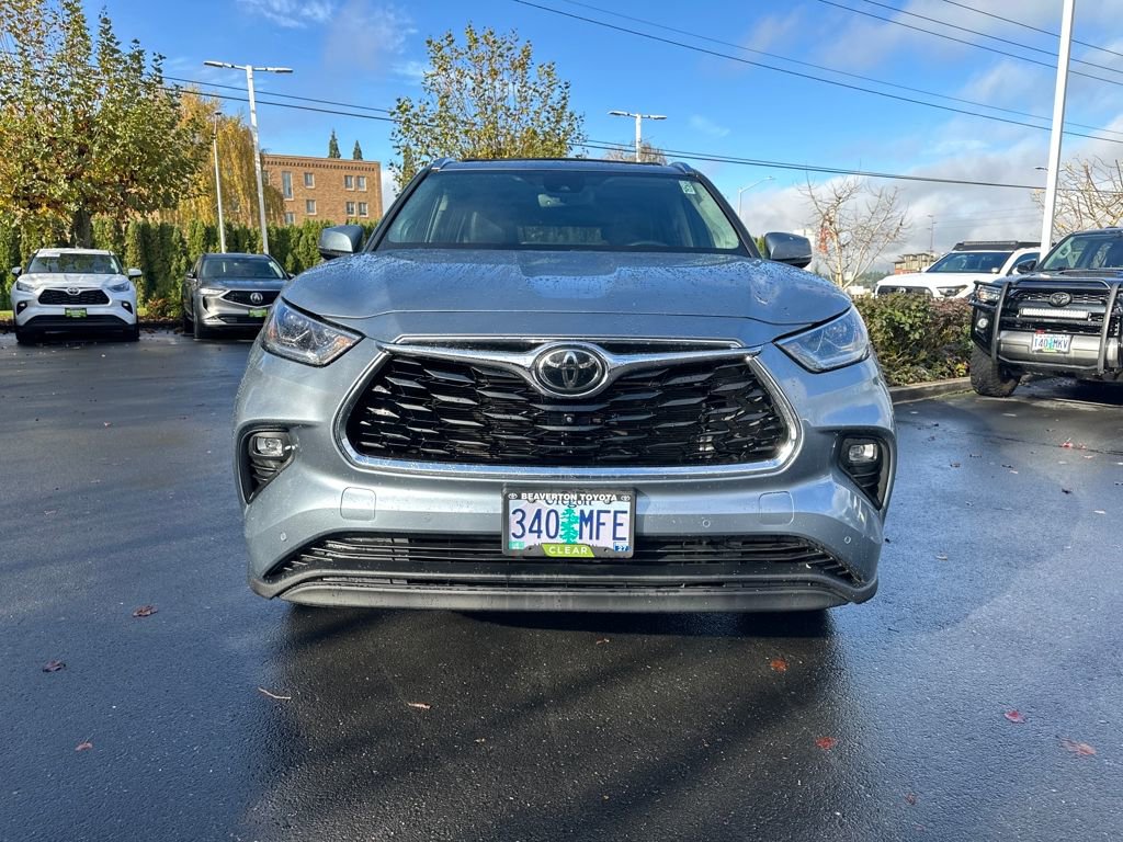 Used 2023 Toyota Highlander Limited image 8