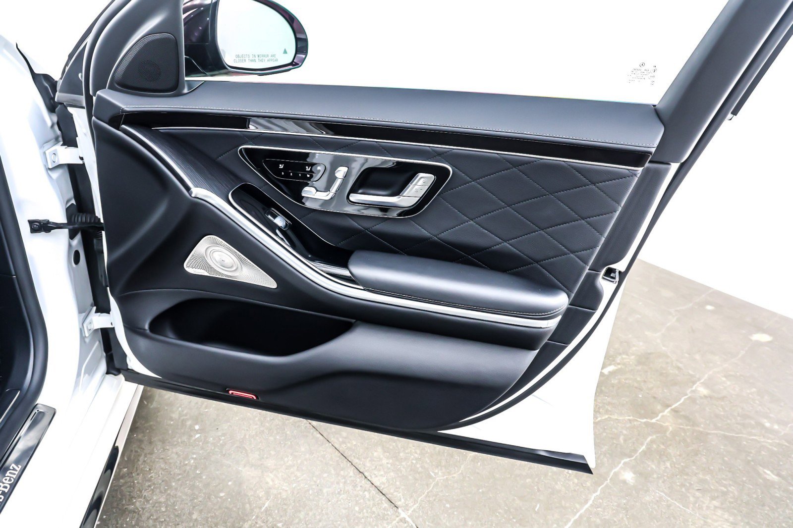 Used 2023 Mercedes-Benz S 580e 4MATIC Sedan image 25