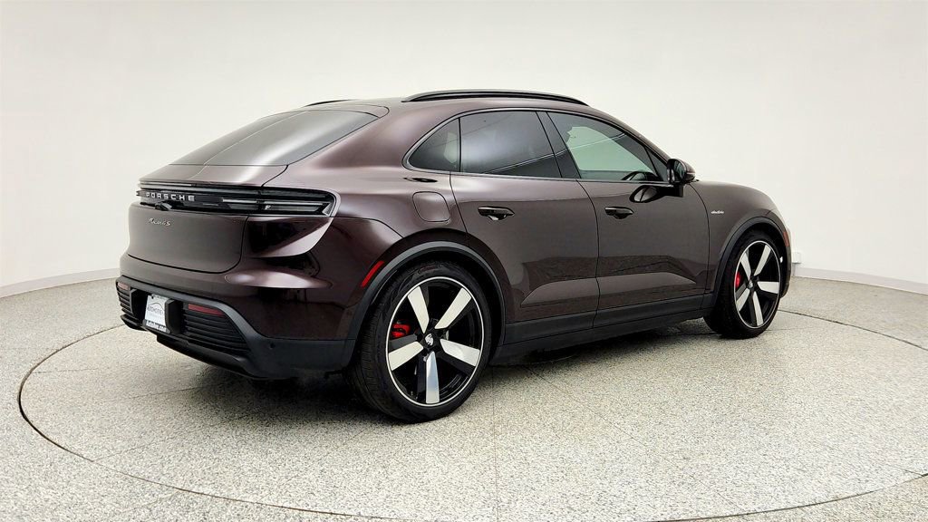 Used 2025 Porsche Macan 4S Electric w/ Premium Package AWD/4WD image 5