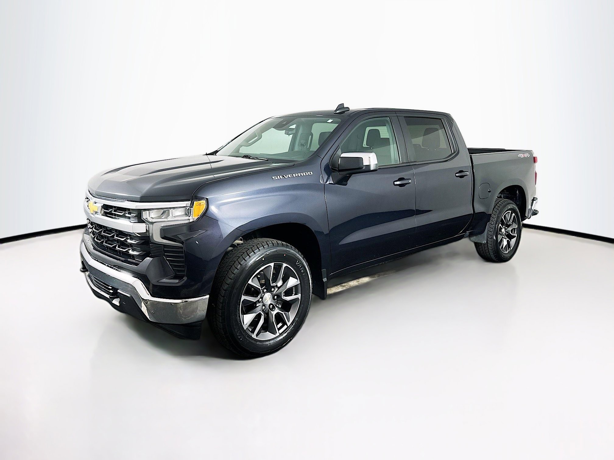 Used 2022 Chevrolet Silverado 1500 LT image 3