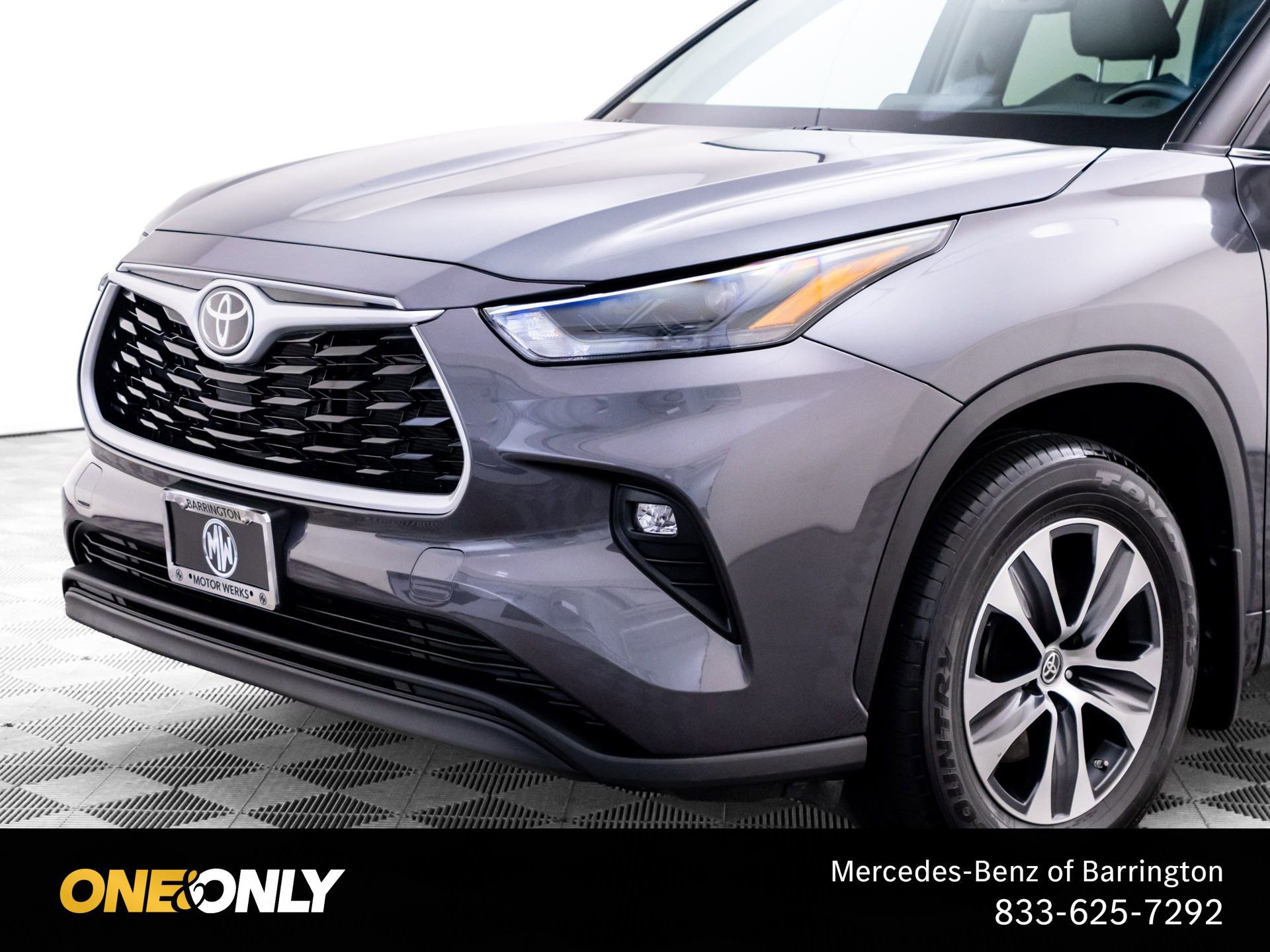 Used 2024 Toyota Highlander XLE FWD image 37