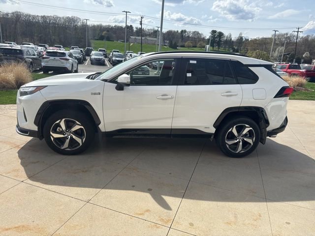Used 2023 Toyota RAV4 SE w/ Weather & Moonroof Package image 4