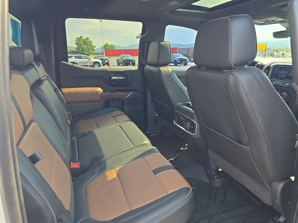Used 2020 Chevrolet Silverado 1500 High Country w/ Technology Package AWD/4WD image 25