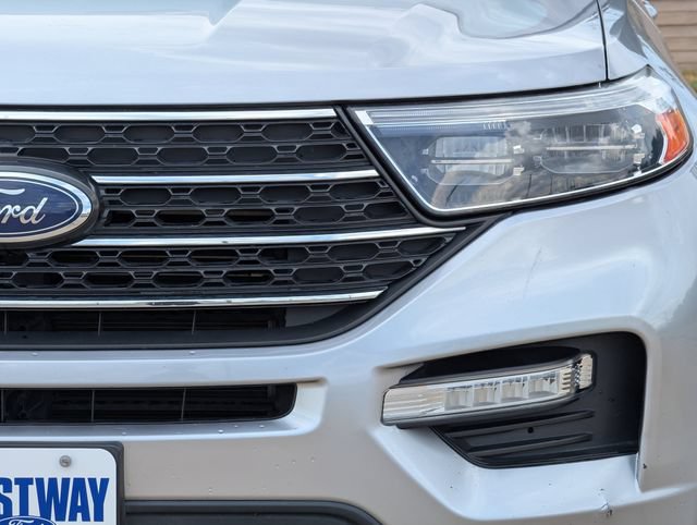 Used 2022 Ford Explorer XLT w/ Equipment Group 202A RWD image 9