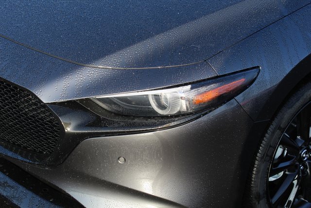 New 2026 MAZDA MAZDA3 Hatchback w/Premium Plus Pkg image 9
