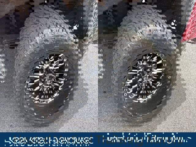 Used 2022 Chevrolet Silverado 2500 Custom w/ Custom Value Package image 31