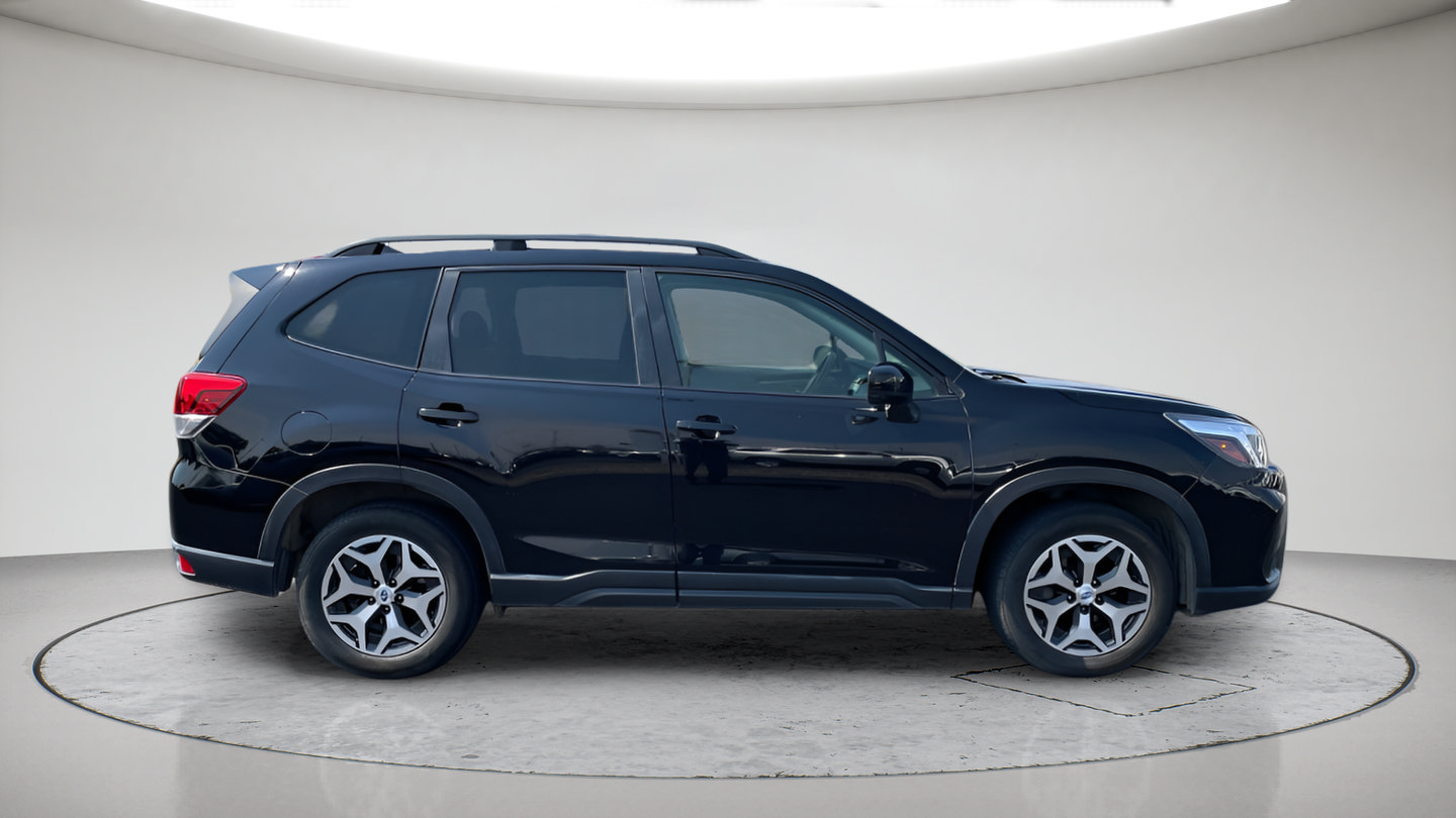 Used 2019 Subaru Forester Premium AWD/4WD image 2
