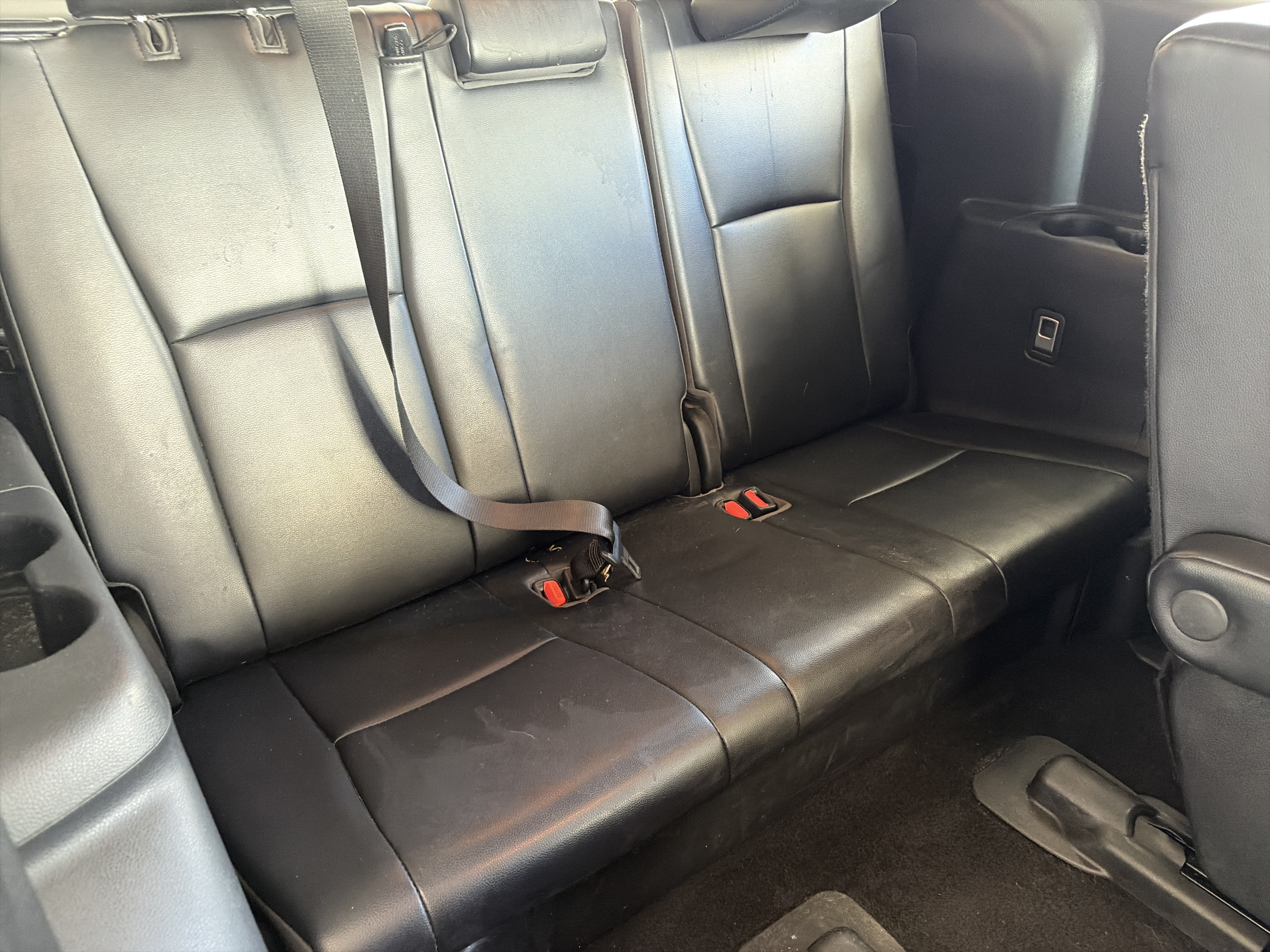 Used 2022 Toyota Highlander XLE FWD image 12