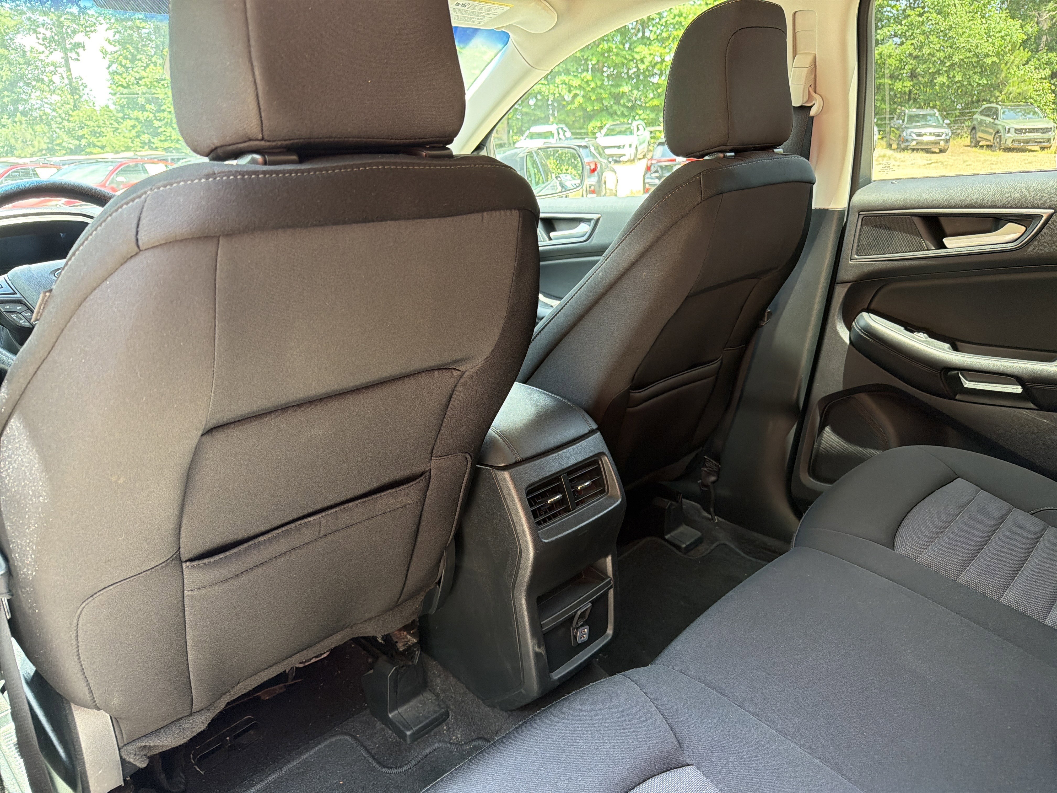 Used 2020 Ford Edge SE FWD image 19