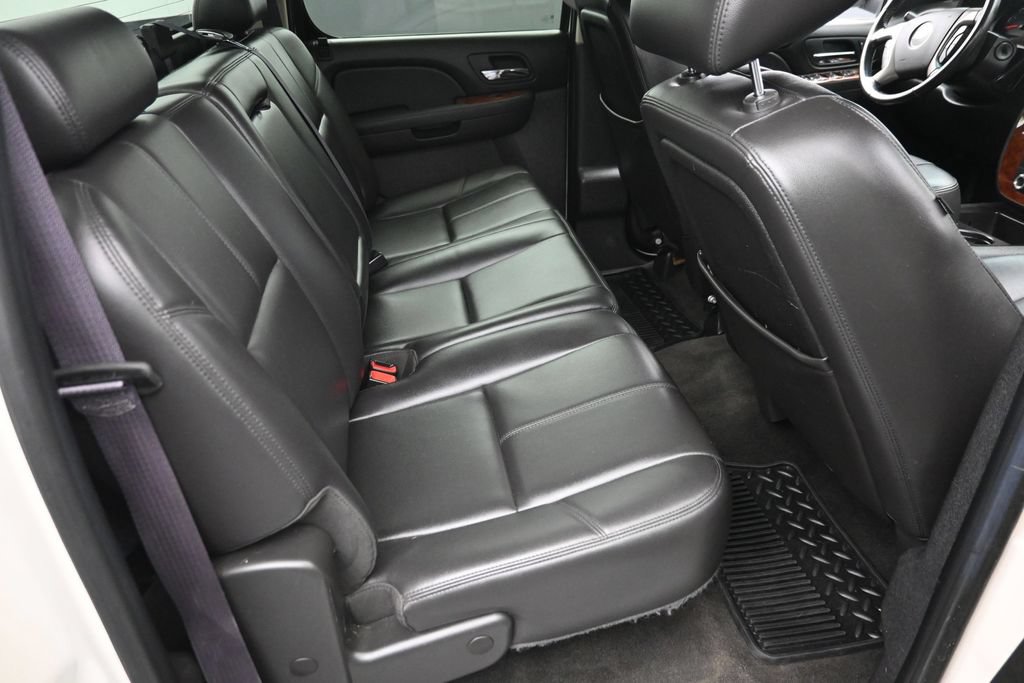Used 2011 Chevrolet Silverado 1500 LTZ w/ LTZ White Diamond Edition AWD/4WD image 10