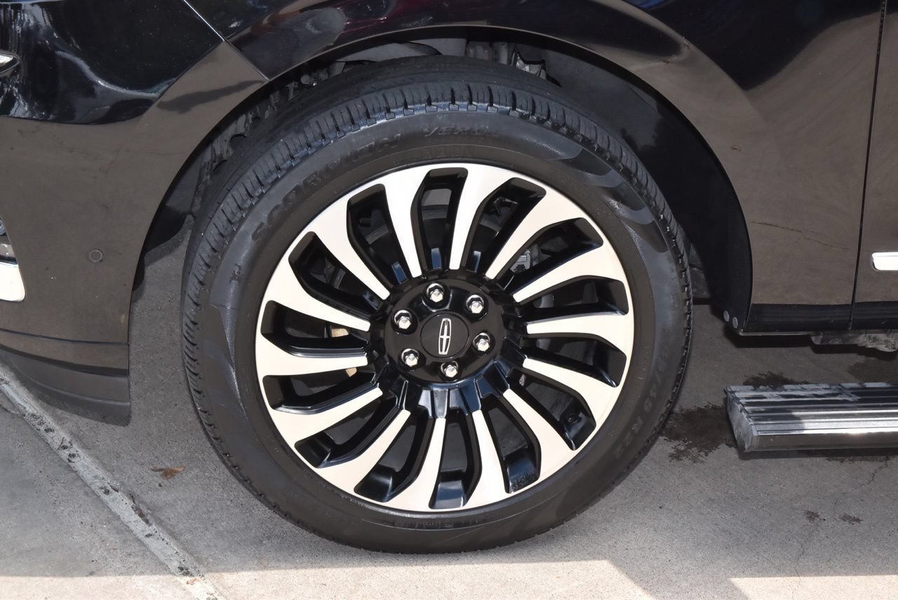 Used 2024 Lincoln Navigator Black Label AWD/4WD image 41