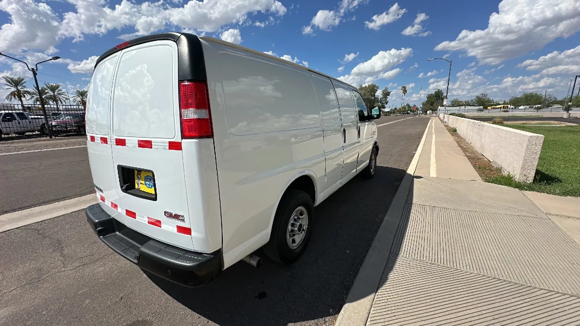 Used 2022 GMC Savana 2500 RWD image 6